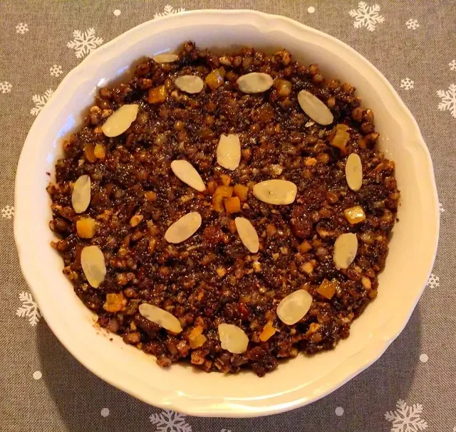 Wheat berry and poppy seed pudding