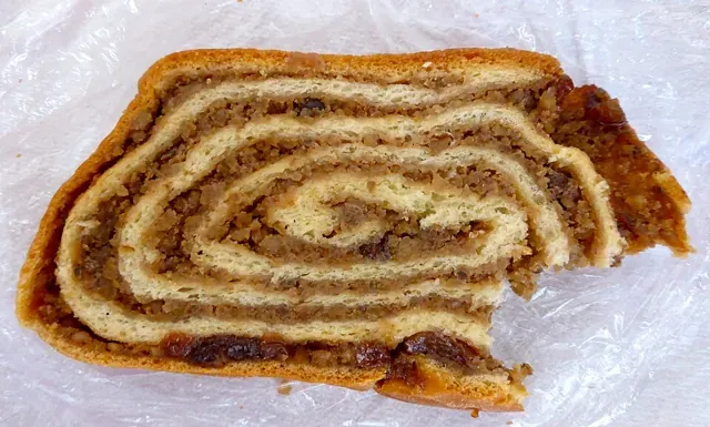 Nut and poppy seed rolls
