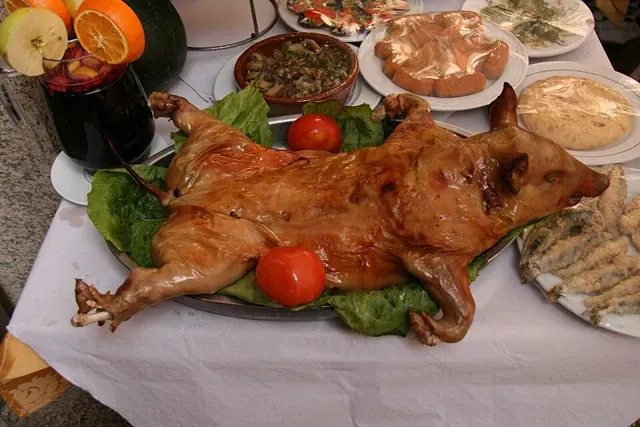 Lechón (whole roast pig)