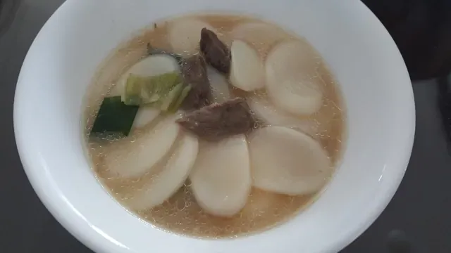 Rice cake soup and jeon