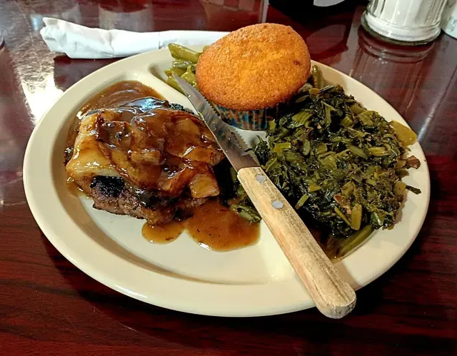 Collard greens and cornbread